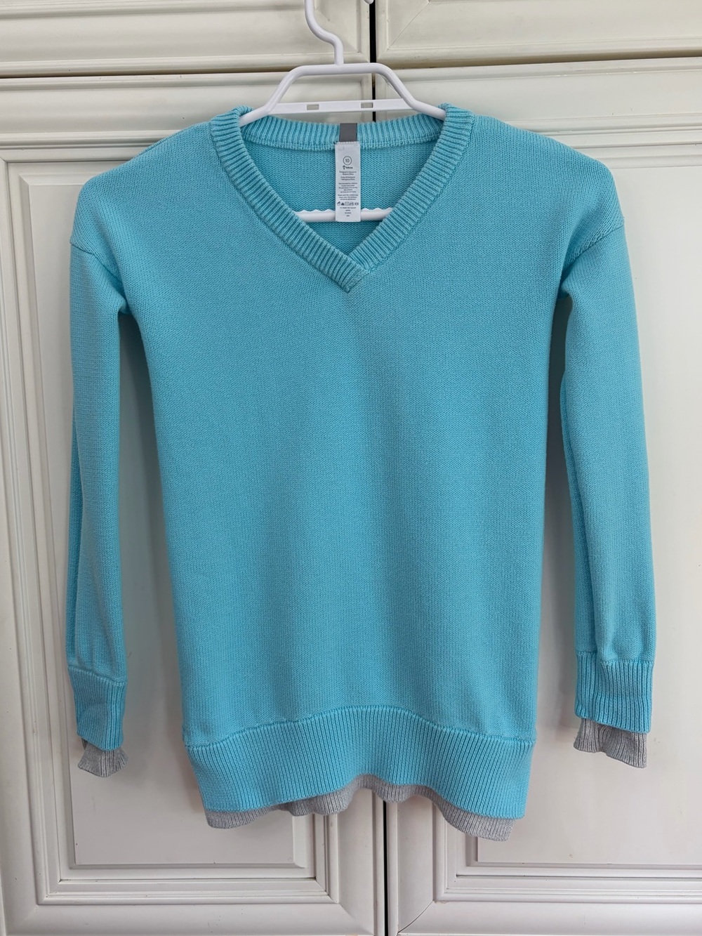 Ivivva by Lululemon girl’s v-neck knit sweater